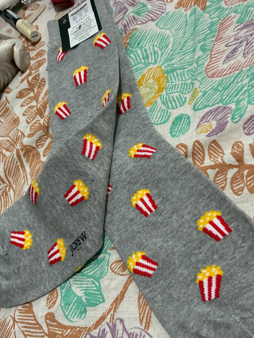 J Crew Cotton Blend POPCORN Socks. NWT. Grey w/Red,White & Yellow. Adorable.